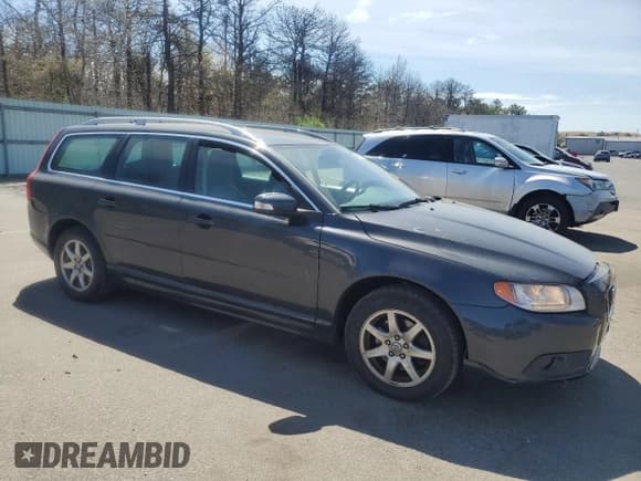 ✅ 2009 Volvo V70 • VIN: YV1BW982491101433 • Lot: 54880285. Listed on Copart with 151,208 mi. Free auction sales archive from the USA and detailed vehicle history report at DreamBid. Image 4.