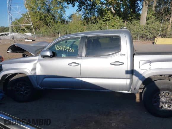 ✅ 2018 Toyota Tacoma TRD Sport • VIN: 3TMCZ5ANXJM135690 • Lot: 43347920. Listed on IAAI with 137,889 mi. Free auction sales archive from the USA and detailed vehicle history report at DreamBid. Image 15.
