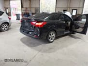 ✅ 2013 Ford Focus SE • VIN: 1FADP3F22DL282434 • Lot: 43558566. Wystawiony na IAAI z przebiegiem 174 326 mil. Bezpłatny archiwum sprzedaży aukcyjnych z USA i szczegółowy raport historii pojazdu na DreamBid. Zdjęcie 4.