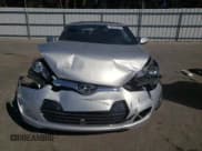 ✅ 2017 Hyundai Veloster • VIN: KMHTC6AD3HU316162 • Lot: 76616464. Wystawiony na Copart z przebiegiem 42 319 mil. Bezpłatny archiwum sprzedaży aukcyjnych z USA i szczegółowy raport historii pojazdu na DreamBid. Zdjęcie 5.