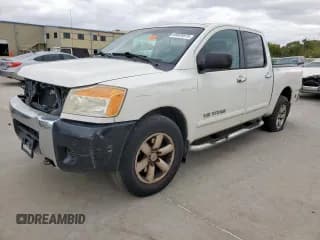 ✅ 2010 Nissan Titan LE • VIN: 1N6BA0ED4AN322935 • Lot: 89920375. Wystawiony na Copart z przebiegiem 131 793 mil. Bezpłatny archiwum sprzedaży aukcyjnych z USA i szczegółowy raport historii pojazdu na DreamBid. Zdjęcie 1.