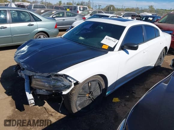 ✅ 2015 Dodge Charger Road/Track • VIN: 2C3CDXCT2FH825885 • Лот: 43447148. Опубликован ранее на IAAI с пробегом 136 130 миль. Бесплатный доступ к архиву аукционных продаж из США и подробный отчёт об истории автомобиля на DreamBid. Изображение 17.