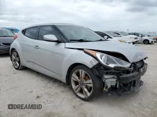 ✅ 2016 Hyundai Veloster • VIN: KMHTC6AD0GU302055 • Lot: 76869074. Wystawiony na Copart z przebiegiem Nie podano. Bezpłatny archiwum sprzedaży aukcyjnych z USA i szczegółowy raport historii pojazdu na DreamBid. Zdjęcie 4.