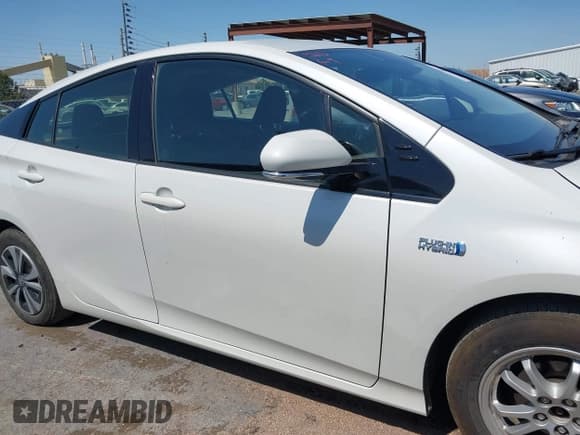 ✅ 2017 Toyota Prius Plus • VIN: JTDKARFP4H3002276 • Лот: 42466765. Опубликован ранее на IAAI с пробегом 82 870 миль. Бесплатный доступ к архиву аукционных продаж из США и подробный отчёт об истории автомобиля на DreamBid. Изображение 13.