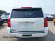 2019 Chevrolet Tahoe LT z VIN 1GNSKBKC5KR153517, wystawiony jako IAAI lot #42390642 z przebiegiem 52 034 mil mil oraz . Historia ofert i sprzedaży dostępna na DreamBid. Obrazek 16.