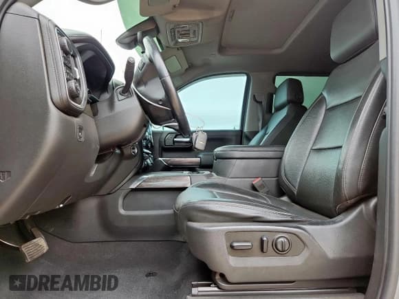 ✅ 2019 Chevrolet Silverado 1500 LTZ • VIN: 3GCUYGEL3KG242236 • Lot: 61676645. Wystawiony na Copart z przebiegiem 63 621 mil. Bezpłatny archiwum sprzedaży aukcyjnych z USA i szczegółowy raport historii pojazdu na DreamBid. Zdjęcie 7.