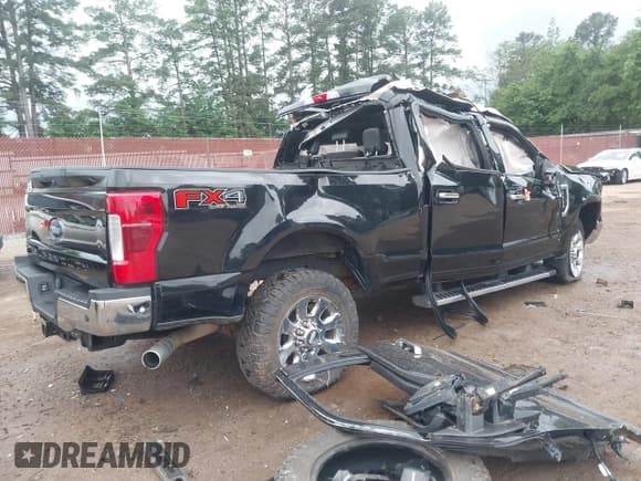 ✅ 2019 Ford F-250 XL • VIN: 1FT7W2B6XKEF64755 • Lot: 42070585. Listed on IAAI with 128,538 mi. Free auction sales archive from the USA and detailed vehicle history report at DreamBid. Image 4.