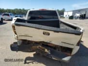 ✅ 2004 Chevrolet Silverado 1500 LS • VIN: 2GCEC19T441317192 • Lot: 86776345. Wystawiony na Copart z przebiegiem 304 216 mil. Bezpłatny archiwum sprzedaży aukcyjnych z USA i szczegółowy raport historii pojazdu na DreamBid. Zdjęcie 6.