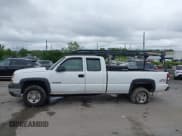 ✅ 2007 Chevrolet Silverado 2500HD Work Truck • VIN: 1GCHK29U67E135916 • Lot: 42330020. Wystawiony na IAAI z przebiegiem 228 917 mil. Bezpłatny archiwum sprzedaży aukcyjnych z USA i szczegółowy raport historii pojazdu na DreamBid. Zdjęcie 15.