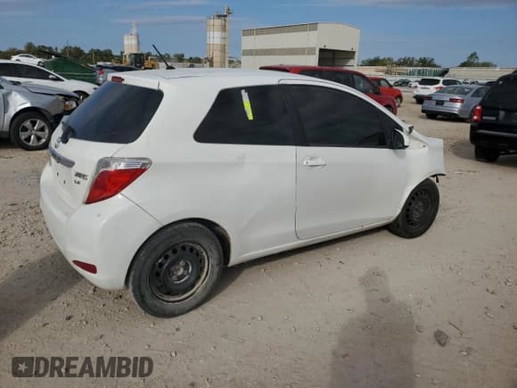 ✅ 2012 Toyota Yaris LE • VIN: JTDJTUD30CD541358 • Лот: 85377995. Опубликован ранее на Copart с пробегом Не указан. Бесплатный доступ к архиву аукционных продаж из США и подробный отчёт об истории автомобиля на DreamBid. Изображение 3.