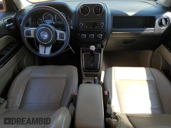 ✅ 2013 Jeep Patriot Limited • VIN: 1C4NJPCB2DD173879 • Лот: 80325195. Опубликован ранее на Copart с пробегом 210 793 миль. Бесплатный доступ к архиву аукционных продаж из США и подробный отчёт об истории автомобиля на DreamBid. Изображение 8.