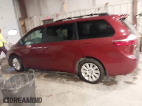 ✅ 2015 Toyota Sienna Limited • VIN: 5TDDK3DC9FS121889 • Lot: 41739208. Listed on IAAI with 194,548 mi. Free auction sales archive from the USA and detailed vehicle history report at DreamBid. Image 14.