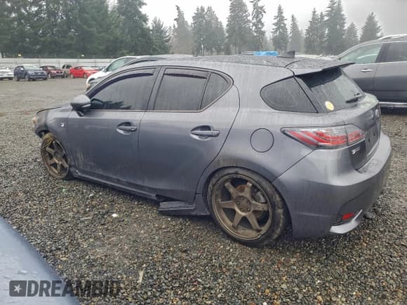 ✅ 2015 Lexus CT 200h • VIN: JTHKD5BHXF2237233 • Lot: 96046905. Wystawiony na Copart z przebiegiem 132 955 mil. Bezpłatny archiwum sprzedaży aukcyjnych z USA i szczegółowy raport historii pojazdu na DreamBid. Zdjęcie 2.