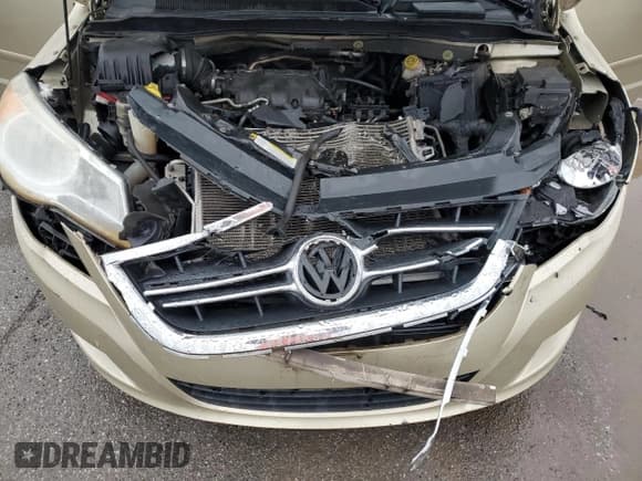 ✅ 2010 Volkswagen Routan SE • VIN: 2V4RW3D17AR227323 • Lot: 72857964. Wystawiony na Copart z przebiegiem Nie podano. Bezpłatny archiwum sprzedaży aukcyjnych z USA i szczegółowy raport historii pojazdu na DreamBid. Zdjęcie 12.