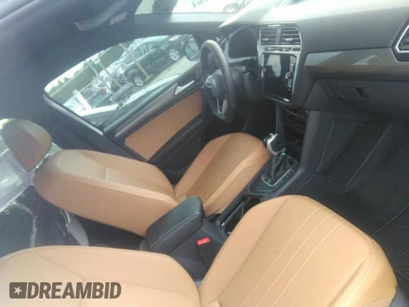 ✅ 2024 Volkswagen Tiguan SE R-Line Black • VIN: 3VVCB7AX3RM077940 • Lot: 42970403. Listed on IAAI with 9,018 mi. Free auction sales archive from the USA and detailed vehicle history report at DreamBid. Image 5.