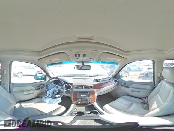 ✅ 2014 Chevrolet Suburban LT • VIN: 1GNSKJE71ER212981 • Lot: 65953354. Wystawiony na Copart z przebiegiem 215 614 mil. Bezpłatny archiwum sprzedaży aukcyjnych z USA i szczegółowy raport historii pojazdu na DreamBid. Zdjęcie 14.