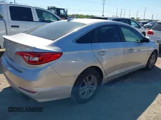 ✅ 2015 Hyundai Sonata SE • VIN: 5NPE24AF9FH154406 • Лот: 43614293. Опубликован ранее на IAAI с пробегом 170 387 миль. Бесплатный доступ к архиву аукционных продаж из США и подробный отчёт об истории автомобиля на DreamBid. Изображение 4.