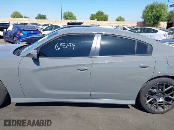 ✅ 2019 Dodge Charger GT • VIN: 2C3CDXHG9KH544849 • Lot: 43400594. Wystawiony na IAAI z przebiegiem 87 009 mil. Bezpłatny archiwum sprzedaży aukcyjnych z USA i szczegółowy raport historii pojazdu na DreamBid. Zdjęcie 15.