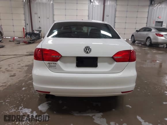✅ 2012 Volkswagen Jetta S • VIN: 3VW1K7AJXCM353326 • Лот: 41582886. Опубликован ранее на IAAI с пробегом 120 390 миль. Бесплатный доступ к архиву аукционных продаж из США и подробный отчёт об истории автомобиля на DreamBid. Изображение 16.