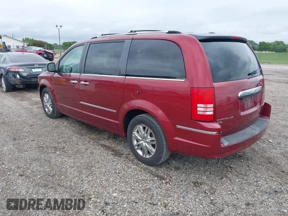 ✅ 2010 Chrysler Town & Country Limited • VIN: 2A4RR7DX7AR366259 • Lot: 42310955. Wystawiony na IAAI z przebiegiem 133 213 mil. Bezpłatny archiwum sprzedaży aukcyjnych z USA i szczegółowy raport historii pojazdu na DreamBid. Zdjęcie 3.