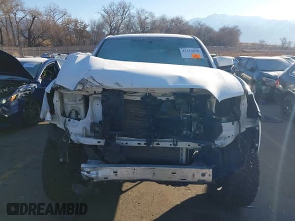 ✅ 2017 Toyota Tacoma SR5 • VIN: 3TMCZ5AN8HM062622 • Lot: 41414330. Listed on IAAI with 39,399 mi. Free auction sales archive from the USA and detailed vehicle history report at DreamBid. Image 13.