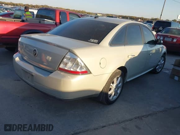 ✅ 2008 Mercury Sable Premier • VIN: 1MEHM42W48G614650 • Lot: 43722127. Wystawiony na IAAI z przebiegiem 101 905 mil. Bezpłatny archiwum sprzedaży aukcyjnych z USA i szczegółowy raport historii pojazdu na DreamBid. Zdjęcie 4.