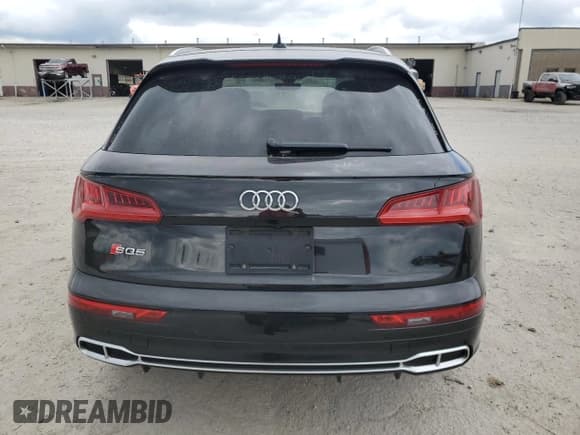 ✅ 2018 Audi SQ5 Premium Plus • VIN: WA1A4AFY2J2008032 • Лот: 69949885. Опубликован ранее на Copart с пробегом 132 953 миль. Бесплатный доступ к архиву аукционных продаж из США и подробный отчёт об истории автомобиля на DreamBid. Изображение 6.