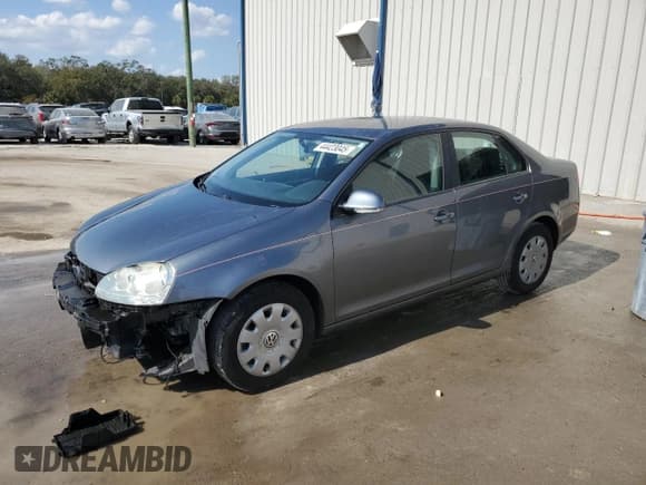 ✅ 2005 Volkswagen Jetta Value Edition • VIN: 3VWPF71K15M628608 • Lot: 44423045. Listed on Copart with 101,391 mi. Free auction sales archive from the USA and detailed vehicle history report at DreamBid. Image 1.