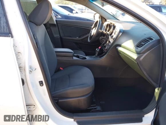 ✅ 2015 Kia Optima LX • VIN: KNAGM4A79F5589418 • Lot: 43877674. Listed on IAAI with 80,600 mi. Free auction sales archive from the USA and detailed vehicle history report at DreamBid. Image 5.