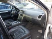 ✅ 2007 Audi Q7 Premium • VIN: WA1EV74L77D076445 • Lot: 41525359. Wystawiony na IAAI z przebiegiem 175 563 mil. Bezpłatny archiwum sprzedaży aukcyjnych z USA i szczegółowy raport historii pojazdu na DreamBid. Zdjęcie 5.