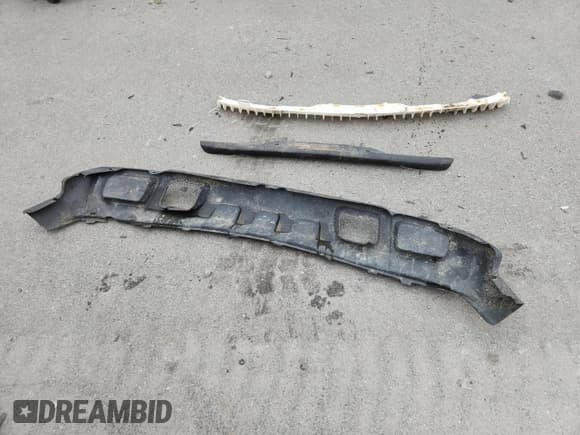 ✅ 2006 Chevrolet Silverado 2500HD Work Truck • VIN: 1GCHK29U46E171912 • Lot: 61402835. Wystawiony na Copart z przebiegiem Nie podano. Bezpłatny archiwum sprzedaży aukcyjnych z USA i szczegółowy raport historii pojazdu na DreamBid. Zdjęcie 12.