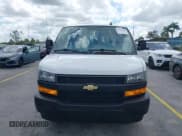✅ 2022 Chevrolet Express Cargo • VIN: 1GCWGAFP8N1259529 • Lot: 42707939. Wystawiony na IAAI z przebiegiem 47 935 mil. Bezpłatny archiwum sprzedaży aukcyjnych z USA i szczegółowy raport historii pojazdu na DreamBid. Zdjęcie 6.