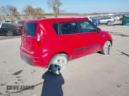 ✅ 2013 Kia Soul • VIN: KNDJT2A55D7571580 • Lot: 43604096. Wystawiony na IAAI z przebiegiem 115 855 mil. Bezpłatny archiwum sprzedaży aukcyjnych z USA i szczegółowy raport historii pojazdu na DreamBid. Zdjęcie 4.