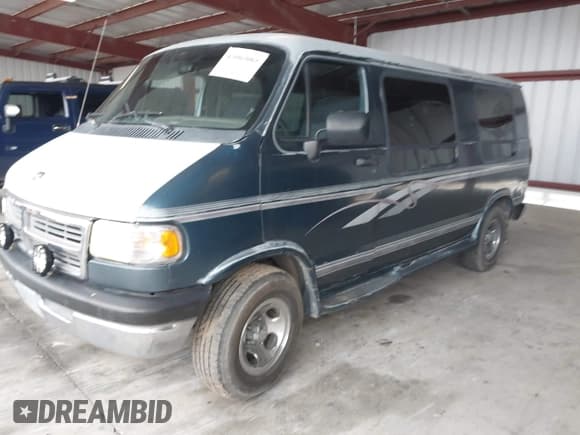 ✅ 1997 Dodge Cargo • VIN: 2B6HB21Y9VK581148 • Lot: 43807002. Listed on IAAI with 174,437 mi. Free auction sales archive from the USA and detailed vehicle history report at DreamBid. Image 2.