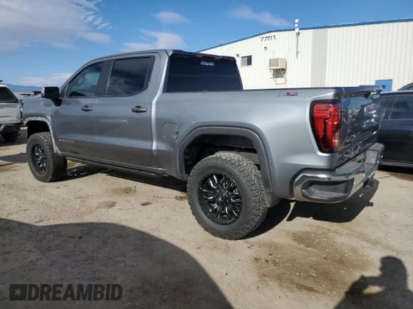 ✅ 2021 GMC Sierra 1500 • VIN: 3GTU9AEF2MG213687 • Lot: 50761955. Wystawiony na Copart z przebiegiem 139 854 mil. Bezpłatny archiwum sprzedaży aukcyjnych z USA i szczegółowy raport historii pojazdu na DreamBid. Zdjęcie 2.