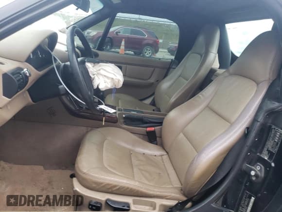 ✅ 1999 BMW Z3 2.8 • VIN: 4USCH3331XLF70334 • Лот: 84403104. Опубликован ранее на Copart с пробегом 78 273 миль. Бесплатный доступ к архиву аукционных продаж из США и подробный отчёт об истории автомобиля на DreamBid. Изображение 7.