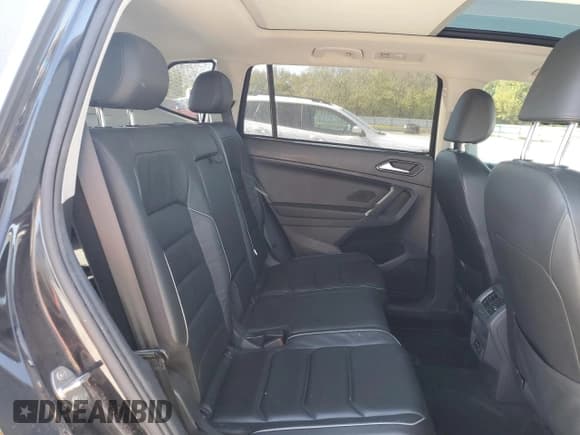 ✅ 2018 Volkswagen Tiguan SEL Premium • VIN: 3VV4B7AX8JM140703 • Lot: 91298555. Listed on Copart with 129,062 mi. Free auction sales archive from the USA and detailed vehicle history report at DreamBid. Image 11.