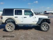 ✅ 2020 Jeep Wrangler Unlimited Sport • VIN: 1C4HJXDM2LW262867 • Lot: 42303520. Wystawiony na IAAI z przebiegiem 56 461 mil. Bezpłatny archiwum sprzedaży aukcyjnych z USA i szczegółowy raport historii pojazdu na DreamBid. Zdjęcie 13.