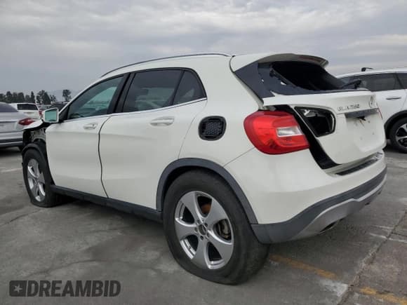 ✅ 2018 Mercedes-Benz GLA 250 • VIN: WDCTG4GB1JJ410478 • Lot: 92629475. Wystawiony na Copart z przebiegiem 36 685 mil. Bezpłatny archiwum sprzedaży aukcyjnych z USA i szczegółowy raport historii pojazdu na DreamBid. Zdjęcie 2.