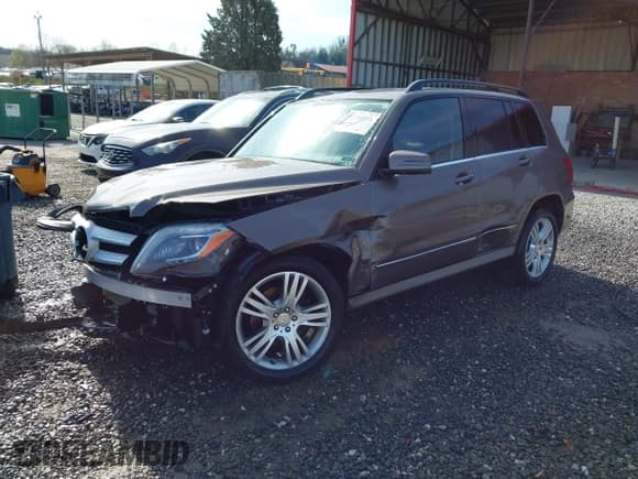 ✅ 2013 Mercedes-Benz GLK 350 • VIN: WDCGG8JB2DG041715 • Lot: 41748511. Wystawiony na IAAI z przebiegiem 96 294 mil. Bezpłatny archiwum sprzedaży aukcyjnych z USA i szczegółowy raport historii pojazdu na DreamBid. Zdjęcie 2.