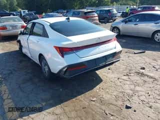 2025 Hyundai Elantra SE with VIN KMHLL4DG6SU895732, listed as a IAAI auction lot 42870906 with 13,805 mi miles and . Bid and sale history available at DreamBid. Image 3.