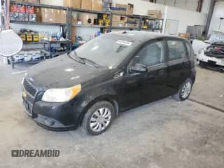 2010 Chevrolet Aveo 1LT z VIN KL1TD6DE1AB125516, wystawiony jako Copart lot #84056435 z przebiegiem 108 833 mil mil oraz Szkoda całkowita • Salvage title. Historia ofert i sprzedaży dostępna na DreamBid. Obrazek 1.
