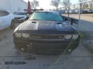 ✅ 2013 Dodge Challenger R/T Classic • VIN: 2C3CDYBTXDH535222 • Lot: 87067604. Wystawiony na Copart z przebiegiem 202 572 mil. Bezpłatny archiwum sprzedaży aukcyjnych z USA i szczegółowy raport historii pojazdu na DreamBid. Zdjęcie 5.