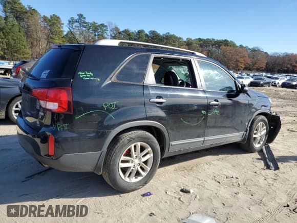 ✅ 2015 Kia Sorento LX • VIN: 5XYKT4A60FG568665 • Лот: 92280965. Опубликован ранее на Copart с пробегом Не указан. Бесплатный доступ к архиву аукционных продаж из США и подробный отчёт об истории автомобиля на DreamBid. Изображение 3.