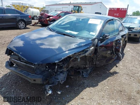 ✅ 2013 Volkswagen Passat S • VIN: 1VWAP7A39DC147565 • Lot: 42255542. Listed on IAAI with 111,646 mi. Free auction sales archive from the USA and detailed vehicle history report at DreamBid. Image 18.