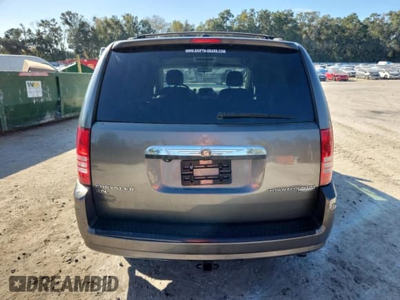 ✅ 2010 Chrysler Town & Country Touring Plus • VIN: 2A4RR8DX1AR334221 • Lot: 91305345. Wystawiony na Copart z przebiegiem 281 649 mil. Bezpłatny archiwum sprzedaży aukcyjnych z USA i szczegółowy raport historii pojazdu na DreamBid. Zdjęcie 6.