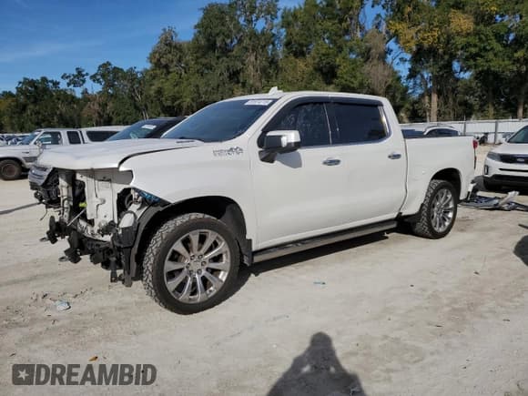 ✅ 2020 Chevrolet Silverado 1500 High Country • VIN: 1GCUYHET1LZ110602 • Lot: 91974715. Listed on Copart with 165,110 mi. Free auction sales archive from the USA and detailed vehicle history report at DreamBid. Image 1.
