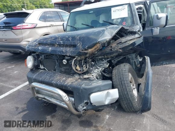 ✅ 2012 Toyota FJ Cruiser • VIN: JTEBU4BF2CK120876 • Лот: 42793297. Опубликован ранее на IAAI с пробегом Не указан. Бесплатный доступ к архиву аукционных продаж из США и подробный отчёт об истории автомобиля на DreamBid. Изображение 6.