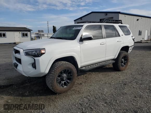 ✅ 2024 Toyota 4Runner SR5 • VIN: JTEMU5JR1R6307344 • Lot: 85683415. Listed on Copart with 5,141 mi. Free auction sales archive from the USA and detailed vehicle history report at DreamBid. Image 1.