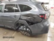 ✅ 2025 Subaru Outback Premium • VIN: 4S4BTAFC8S3236125 • Lot: 43304743. Wystawiony na IAAI z przebiegiem 5 008 mil. Bezpłatny archiwum sprzedaży aukcyjnych z USA i szczegółowy raport historii pojazdu na DreamBid. Zdjęcie 17.